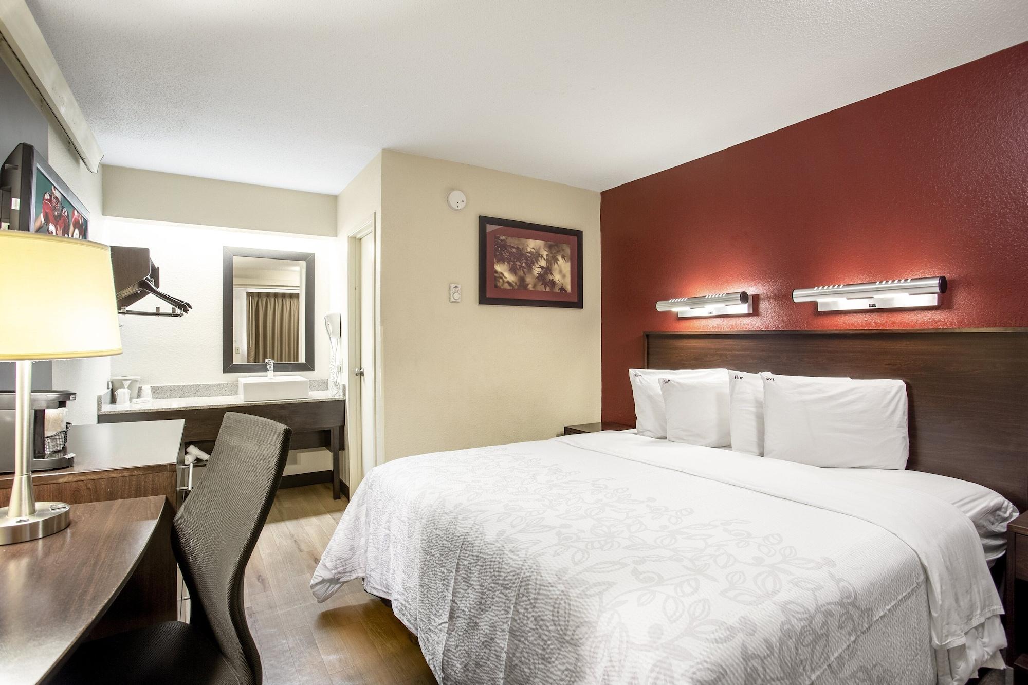 Red Roof Inn Plus+ Washington Dc - Александрия Экстерьер фото