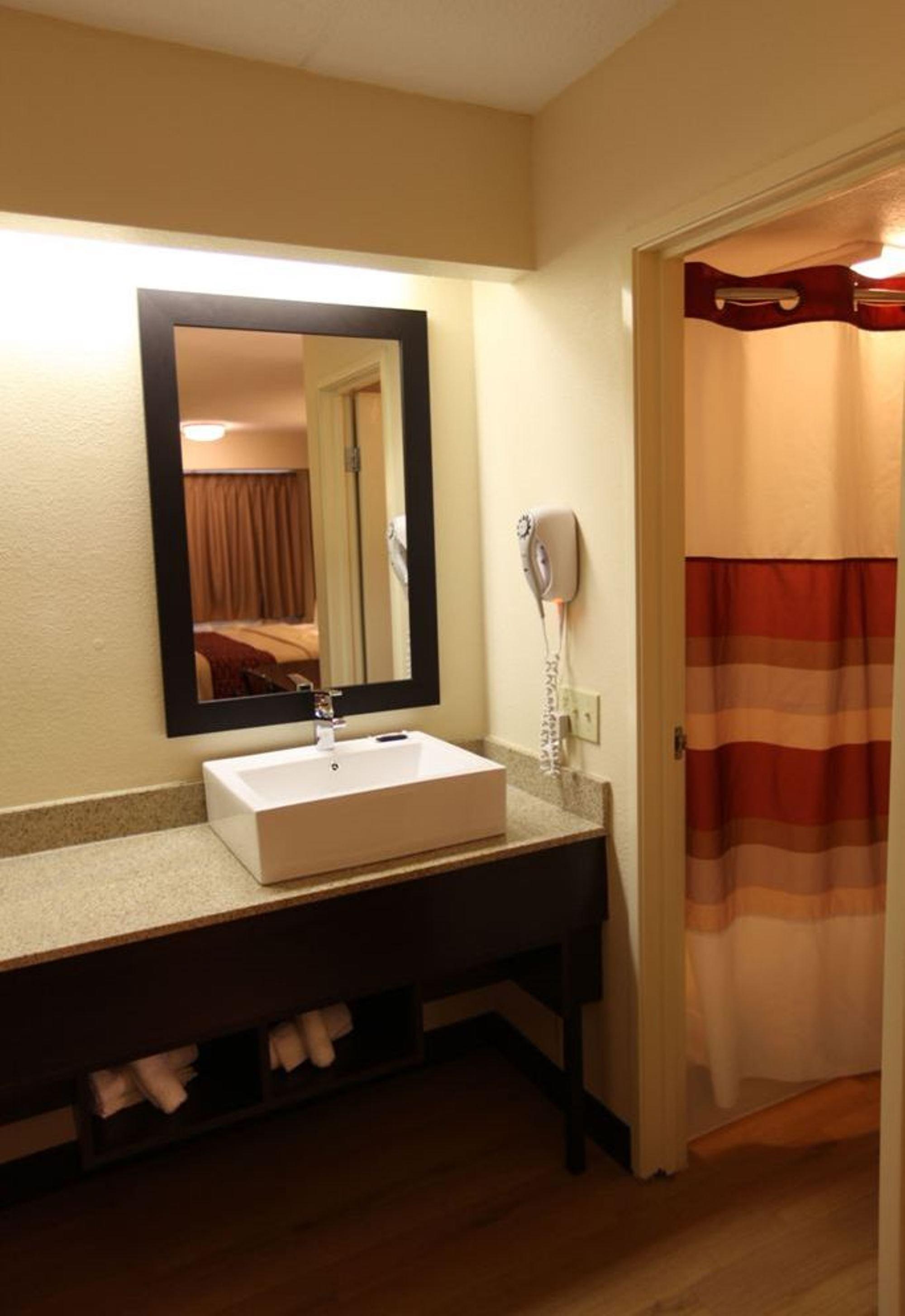 Red Roof Inn Plus+ Washington Dc - Александрия Экстерьер фото