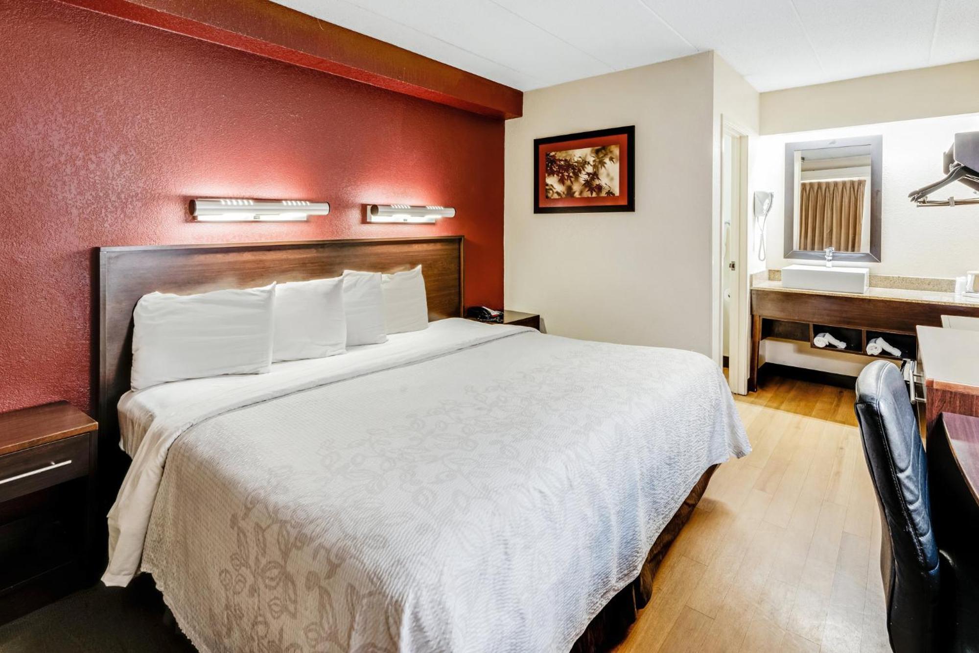 Red Roof Inn Plus+ Washington Dc - Александрия Экстерьер фото