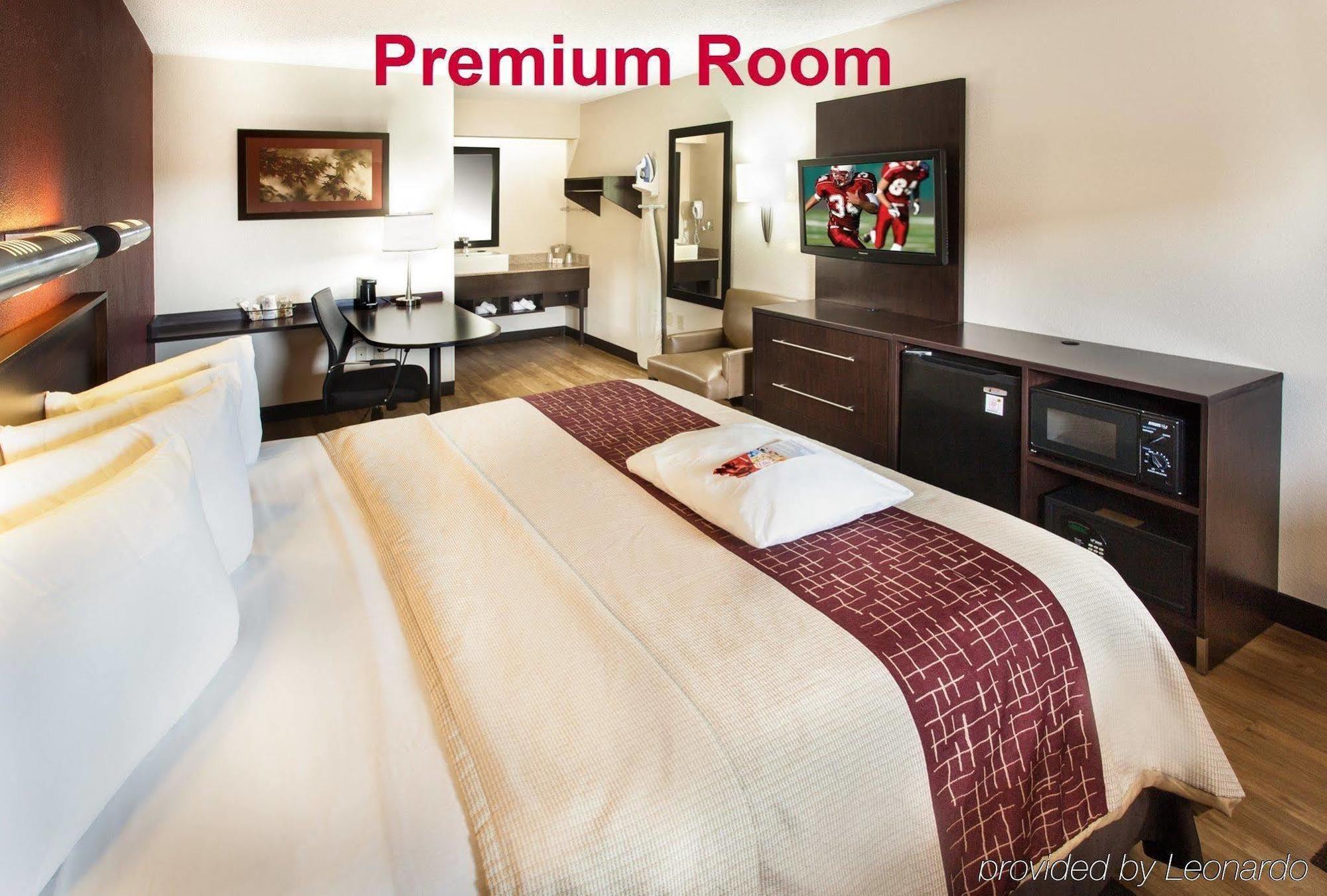 Red Roof Inn Plus+ Washington Dc - Александрия Экстерьер фото